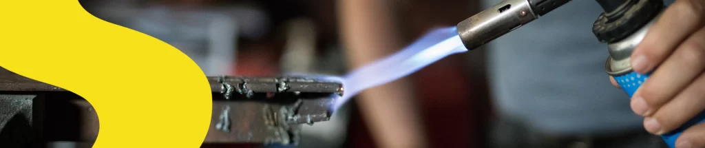 Aplicando soldadura a estructuras metálicas